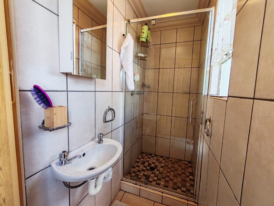 3 Bedroom Property for Sale in Kannoniers Park North West